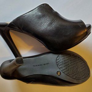 Black Leather Gianni Bini Peep Toe High Heel Mules